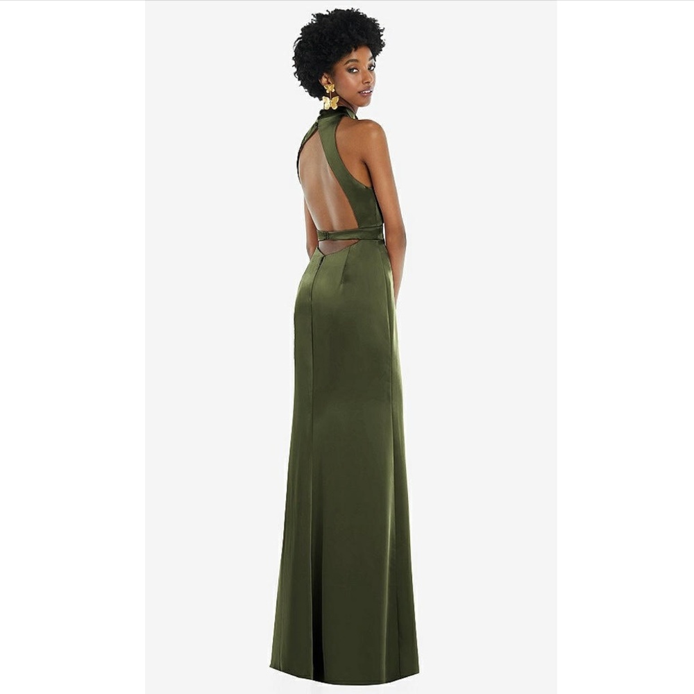 Lovely: HIGH NECK BACKLESS MAXI DRESS WITH SLIM BELT IN OLIVE GREEN (NWT)